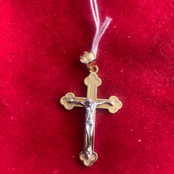 14Karats Gold Crucifix Pendant